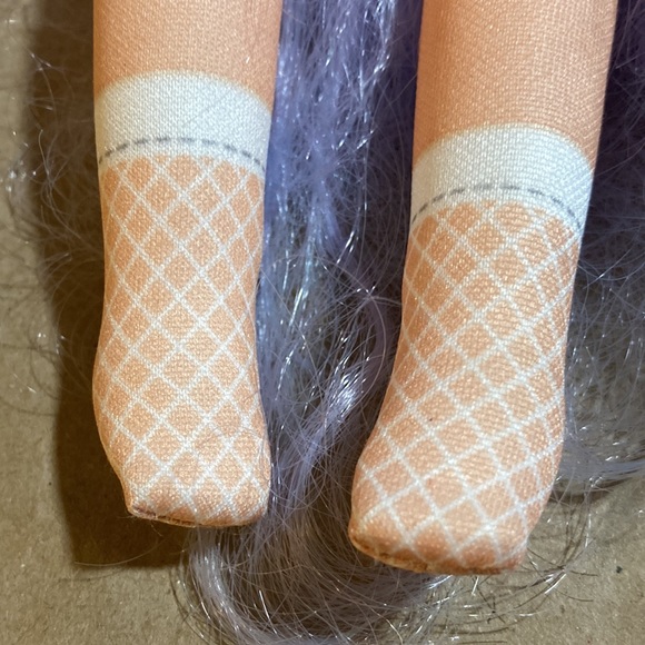 Na Na Na Surprise Doll, 11" - Picture 5 of 8